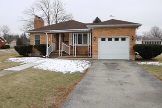 825 E Grace St, Rensselaer, IN 47978