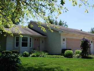203 Orchard Park Dr, Wakarusa, IN 46573