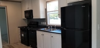 31 Mockingbird Hill Dr Unit 221, Orion Township, MI 48359