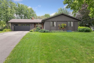 1810 Gladview Ln, Maple Plain, MN 55359