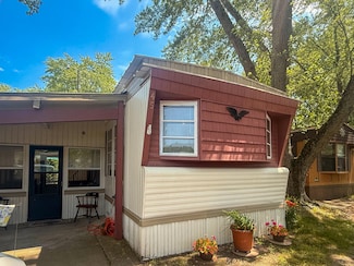 8758 E Old Maple Trail, Newaygo, MI 49337
