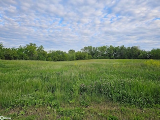 0 32nd St, Grinnell, IA 50112