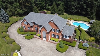 18 Apple Ln, Califon, NJ 07830