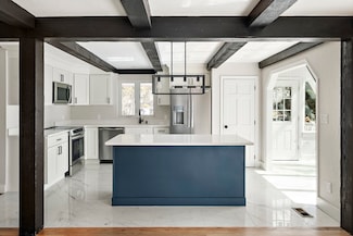 17 Aunt Lauras Ln, Dennis Port, MA 02639