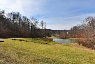 5 Skyview Dr, Craigmoor, WV 26408