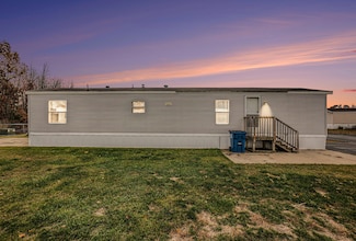 622 S Trout St, Newaygo, MI 49337