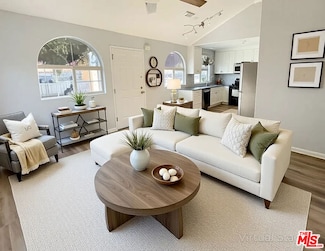 2620 S Longwood Ave, Los Angeles, CA 90016