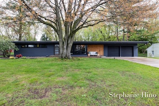 456 Forest Hill Ave SE, Grand Rapids, MI 49546