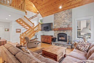 79 Flume Rd, Lincoln, NH 03251