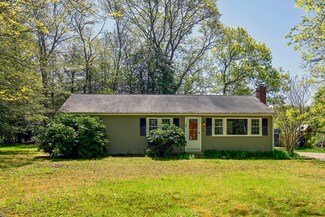 76 Field Rd, Marstons Mills, MA 02648