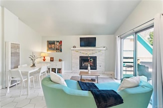 748 Woodland Rd, Crestline, CA 92325
