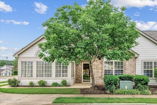 8761 Parkview Oaks Cir, Olive Branch, MS 38654
