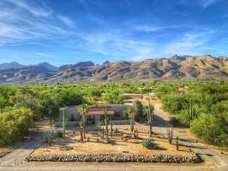 10405 E Calle Descanso, Tucson, AZ 85749