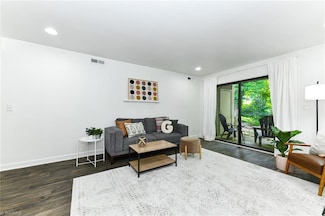 1510 Benjamin Pkwy Unit B, Greensboro, NC 27408