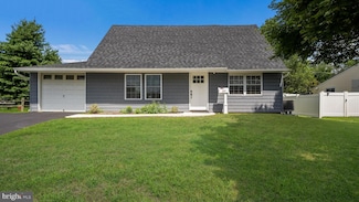 89 Harrow Rd, Levittown, PA 19056