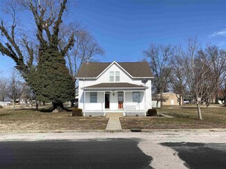 541 W 4th St, Beckemeyer, IL 62219