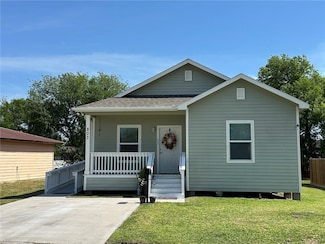 803 Molina St, Robstown, TX 78380