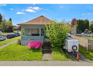 2104 N Rosa Parks Way, Portland, OR 97217