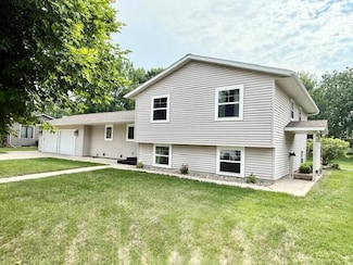 507 Morten Dr, Redwood Falls, MN 56283