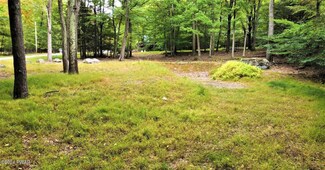121 Estates Rd, Palmyra Township, PA 18426