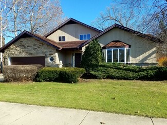 2540 Benton St, Palatine, IL 60067