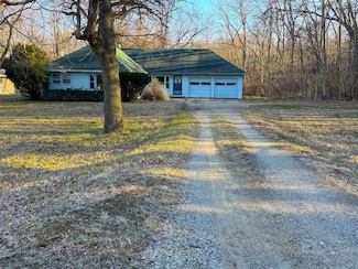 8322 W East Rd, Three Oaks, MI 49128