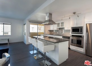 131 S Maple Dr Unit 104, Beverly Hills, CA 90212