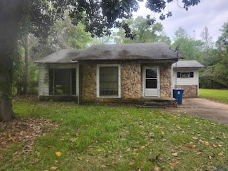1803 Rosborough Springs Rd, Marshall, TX 75670
