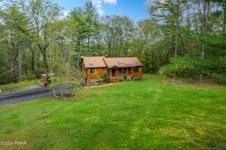 169 Pond Dr, Matamoras, PA 18336