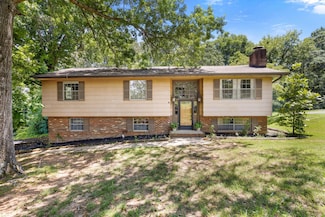 8842 Lake Crest Cir, Chattanooga, TN 37416