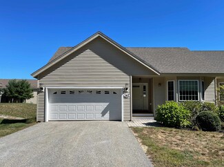 142 Hall Rd, Fremont, NH 03044