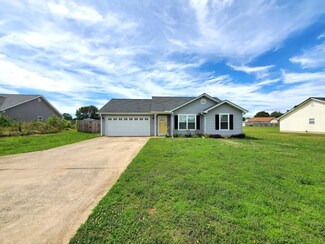 541 Mountain View Rd, Boiling Springs, SC 29316