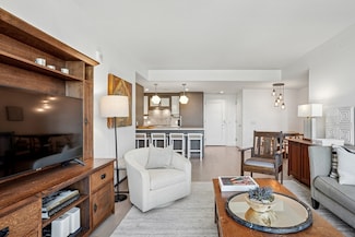 100 Lovejoy Wharf Unit 4J, Boston, MA 02114