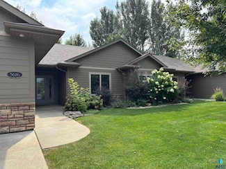 5616 S Shadow Wood Place, Sioux Falls, SD 57108