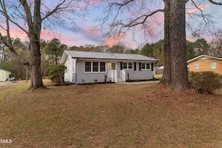 2806 Kendale Dr, Sanford, NC 27332