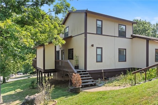 1 White Oak Ln, Eureka Springs, AR 72631