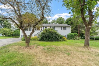 15 Champlain Dr, Hudson, MA 01749