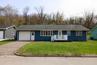 2228 Langsdorf Ave, Red Wing, MN 55066