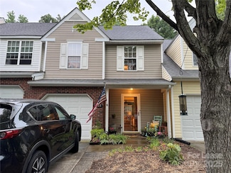 8763 Robinson Forest Dr, Charlotte, NC 28277