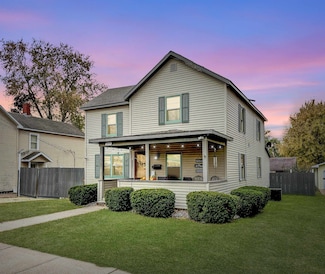 317 N Beaumont Rd, Prairie Du Chien, WI 53821