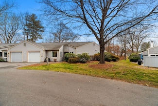 33 Walden Pond Dr, Nashua, NH 03064