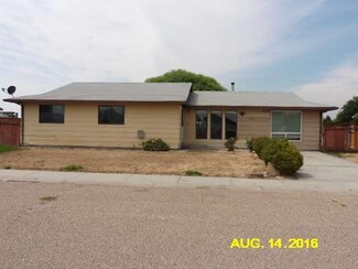 305 S 5th St W, Homedale, ID 83628