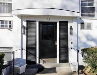 39 Avon Cir Unit B, Rye Brook, NY 10573
