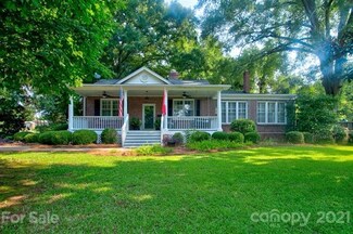 200 Hillcrest Dr, Winnsboro, SC 29180