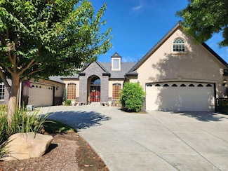 3402 N Chaparral Ct, Hanford, CA 93230