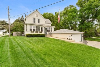 1975 Walsh Ln, Saint Paul, MN 55118