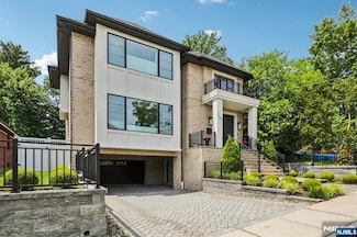 244 Virginia Ave, Fort Lee, NJ 07024