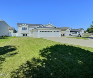 5001 37th Ave NW, Mandan, ND 58554