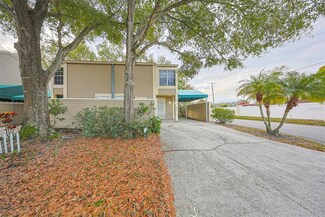 6924 Lakeview Ct, Tampa, FL 33634