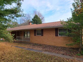 5 Northside Dr, Washington, IN 47501